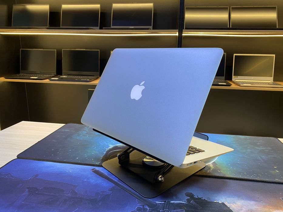 MacBook Air 13 (2017) Core i5! 8GB! SSD 128GB! Цикл перезарядки 498