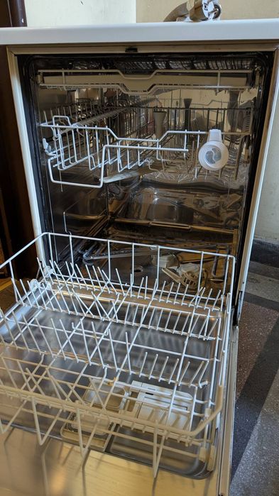 Свободностояща съдомиялна Miele G6620SC 60