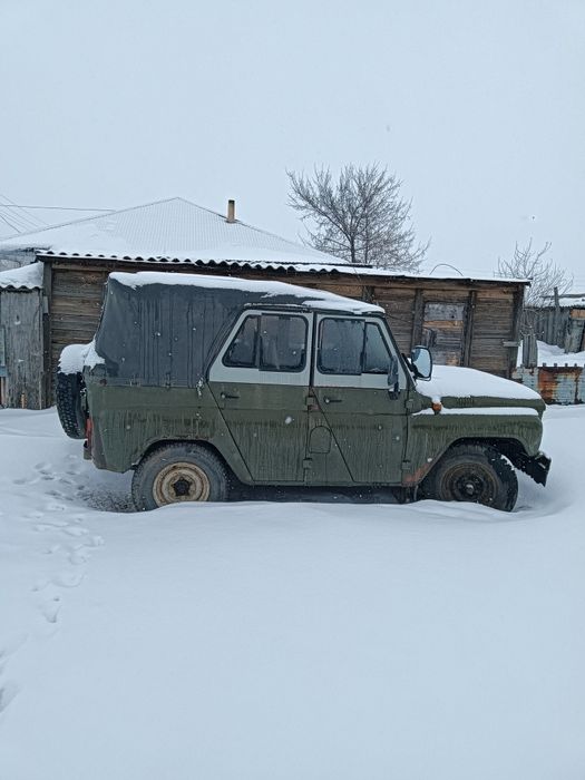 Продам УАЗ с пчеловодным прицепом