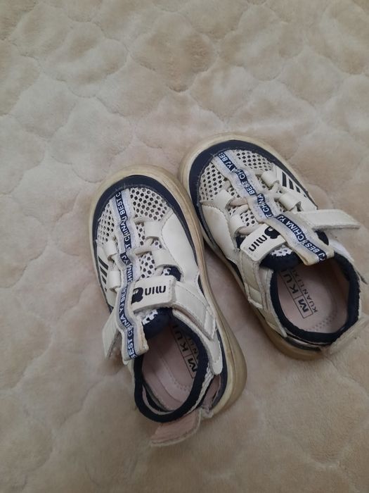 Продам детские сандали