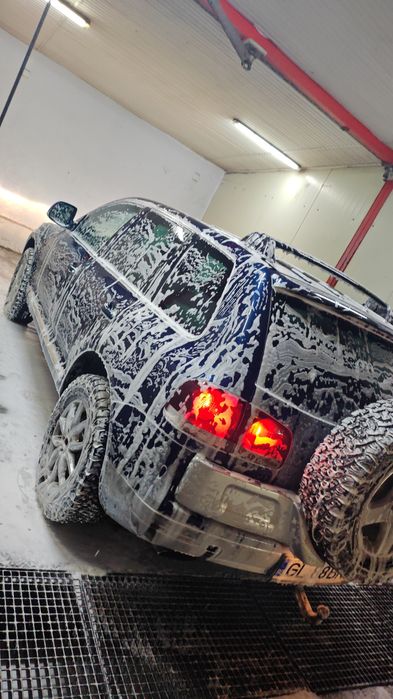 Barca cu cabina 3 persoane motor BMW M30 3200CC 1988 și transmisie BMW ZDRIVE   Tapițerie noua  piele albă. prețul nu este negociabil!