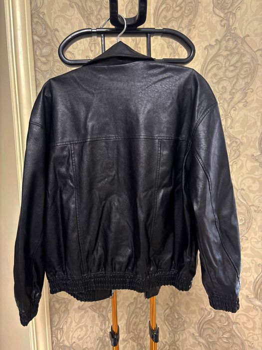 Кожанная куртка бомбер Pull&bear