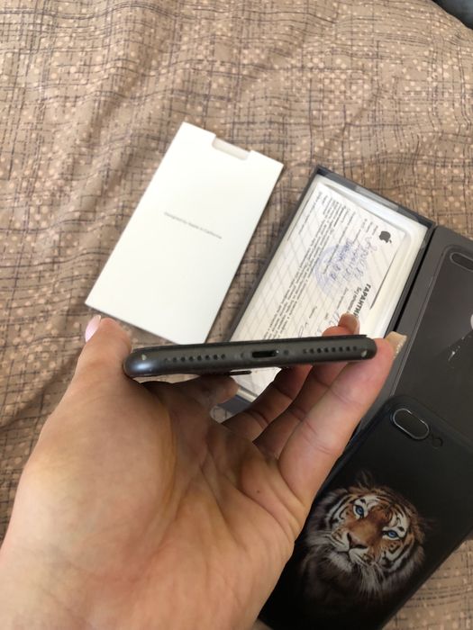 Продам Iphone 8+ 64GB space grey