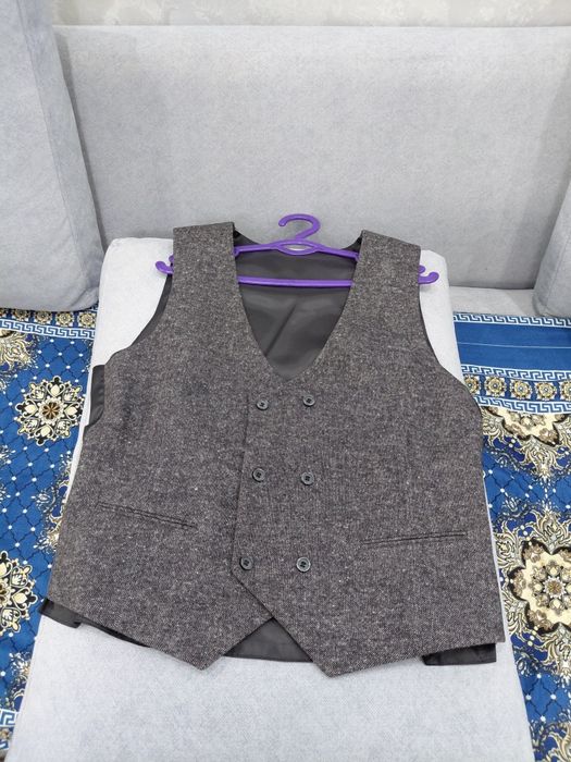 Erkaklar kostyum, nimcha,  shimi.