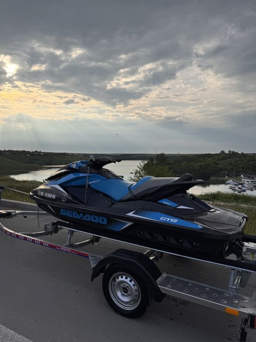 Vand skijet GTR 230 tva inclus si peridoc nou