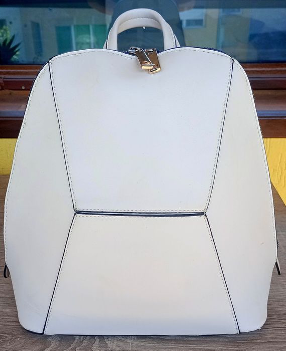 Брава / "мръсно бяло" дамска раница