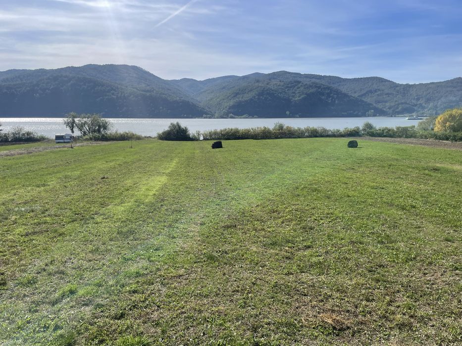 Vand teren cu iesire la Dunare