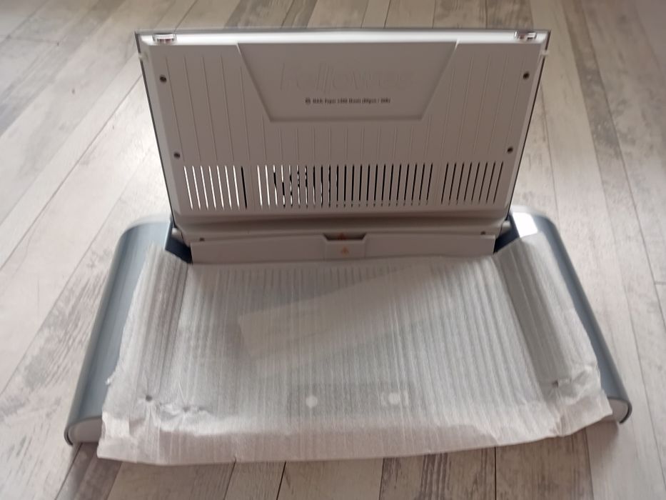 Aparat de laminare nou