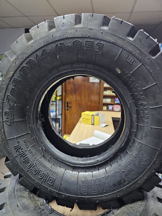 Гуми за мотокар НОВИ!