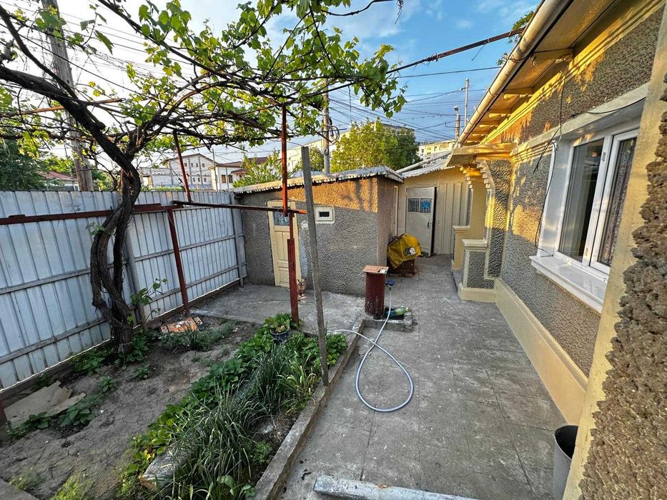 Casa de vanzare la pret de apartament