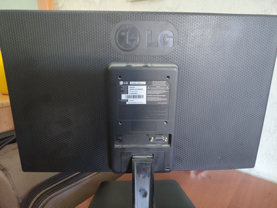 Монитор Samsung 19