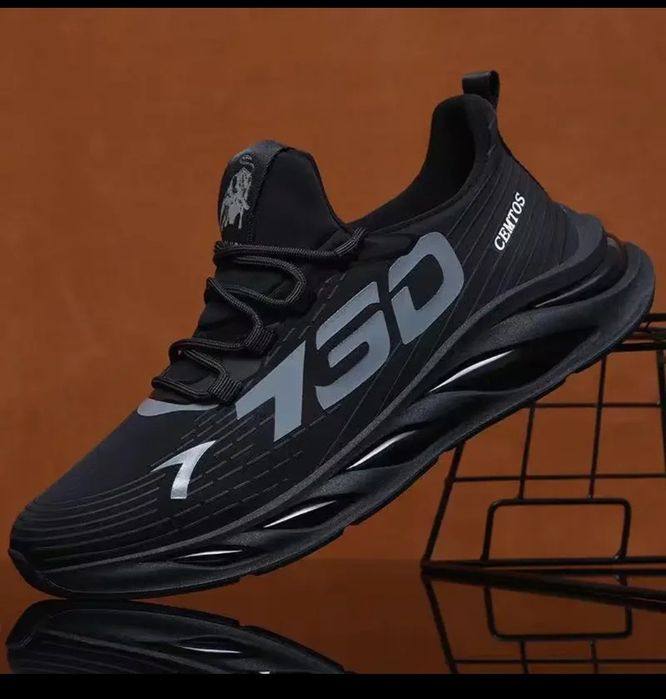 Pantofi sport (adidași)