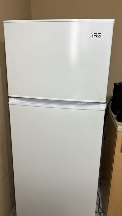 Холодильник с морозильником