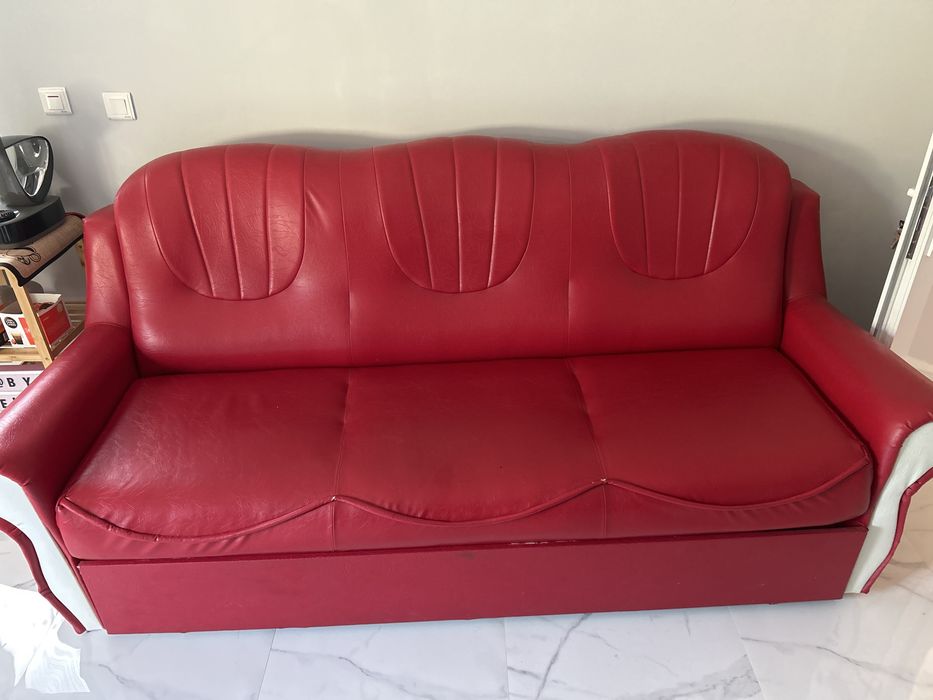 Canapea 3 locuri din piele ecologică – stare bună