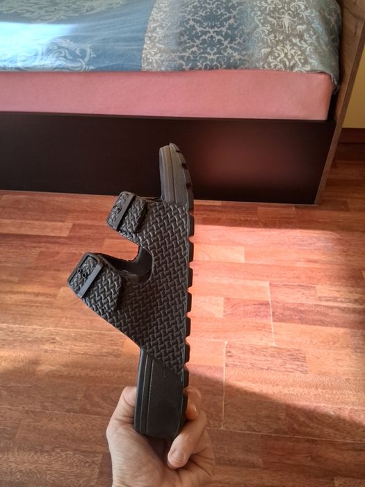 Чехли - черни и розови