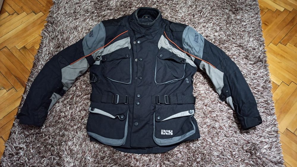 Vând  geaca moto IXS
