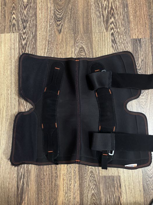 Vand orteza genunchi