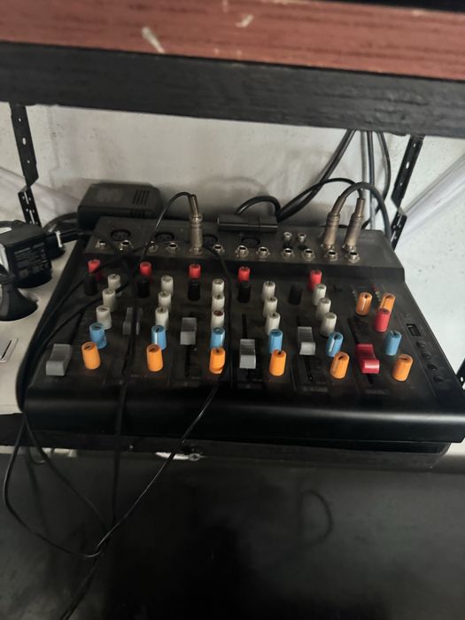 vand boxe de 400v cu mixer si statie