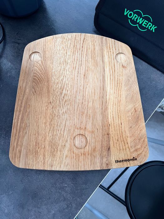 Vând robot de bucătărie Thermomix tm6