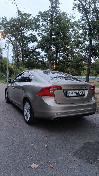 Vând Volvo s60 2015