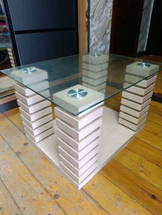 Журнальный столик продам