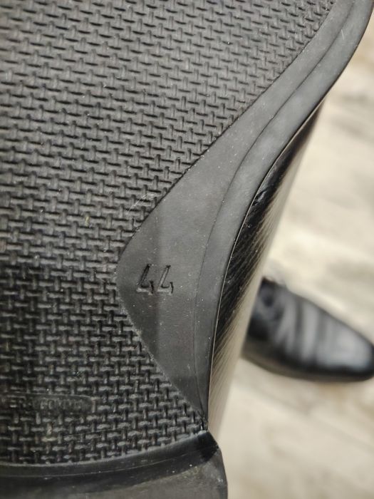 2 perechi pantofi din piele naturală mărimea 45  -150 lei ambele perechi