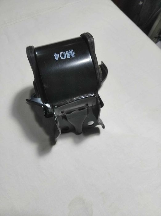 218142Е400 подушка крепления двигателя