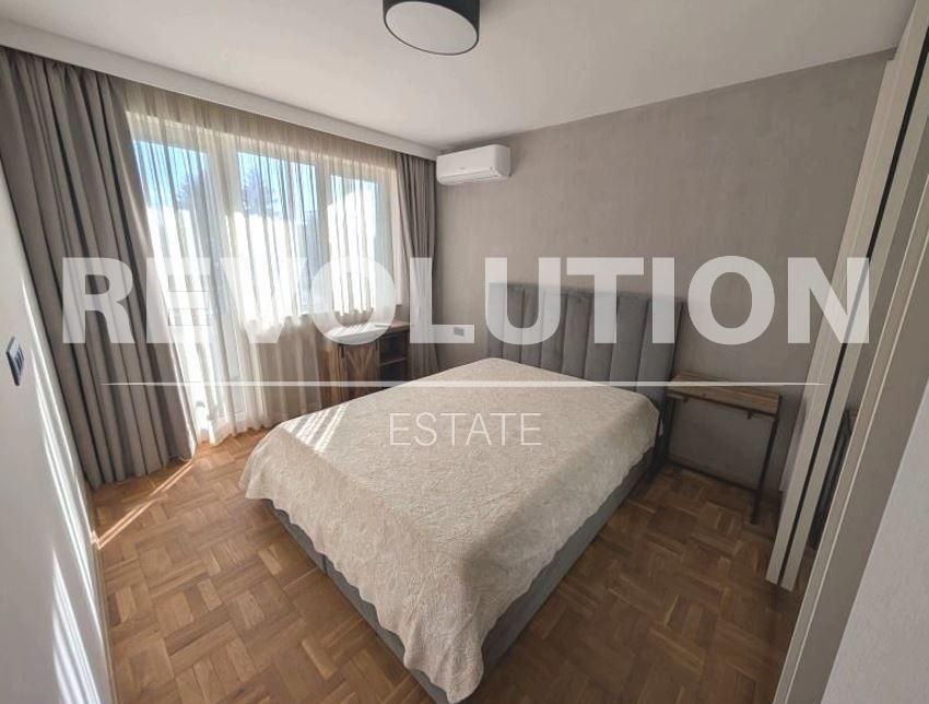 Дава се под наем Тристаен апартамент в Варна, ВИНС - 75 кв.м за 1047.03 € - Снимка #2