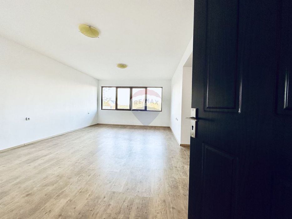 Нова селска къща с двор, за продажба с. Царичино, общ. Балчик, Я.И.