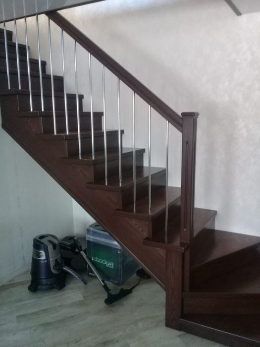 Лестницы из натурального дерева