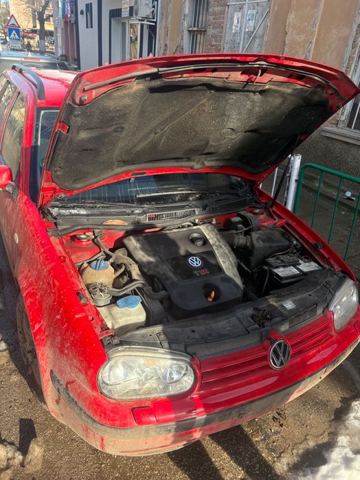 Продава се на части може и цяла голф 4 1.9 TDI 116к.с