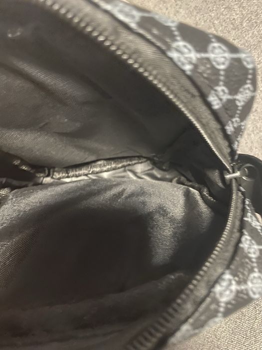 Нова чанта за момче или мъж от кожа е первектна за път или работа