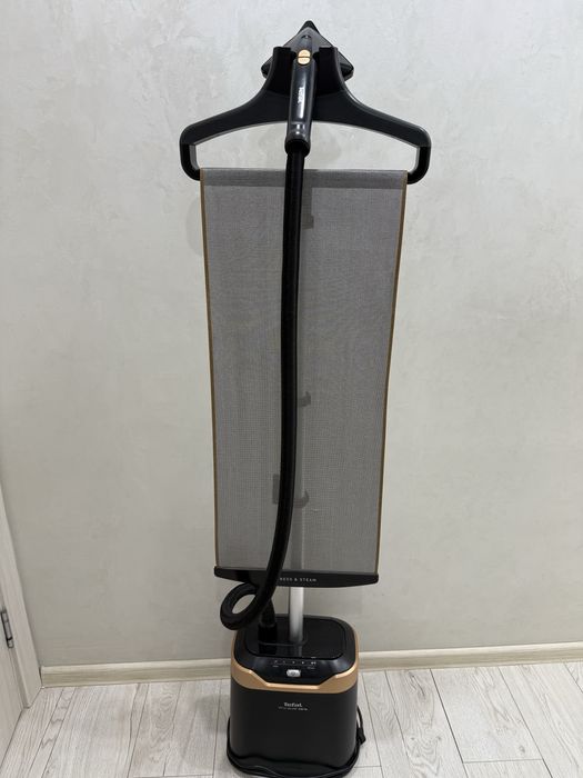 Отпариватель Tefal IT8480E0 черный