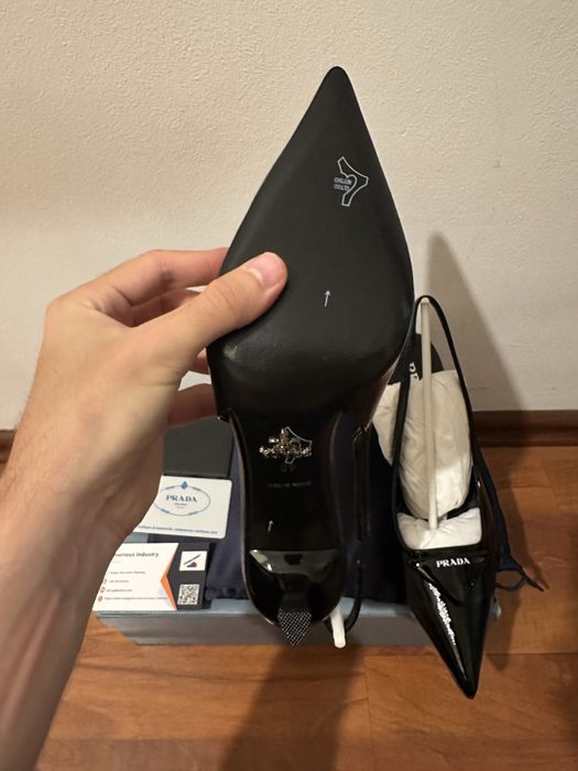 PRADA Logo-Plaque Slingback Pumps