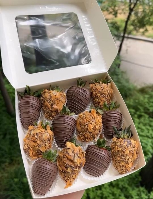 клубника и банан в шоколаде