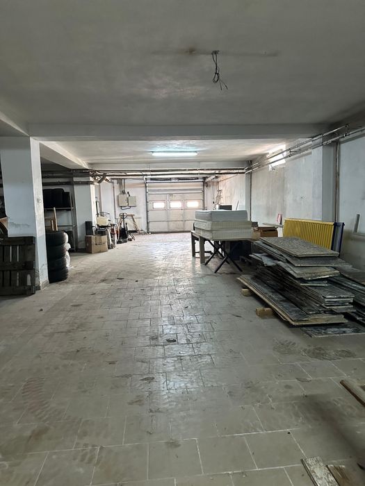 Inchiriez hala cu demisol plus cladire de birouri
