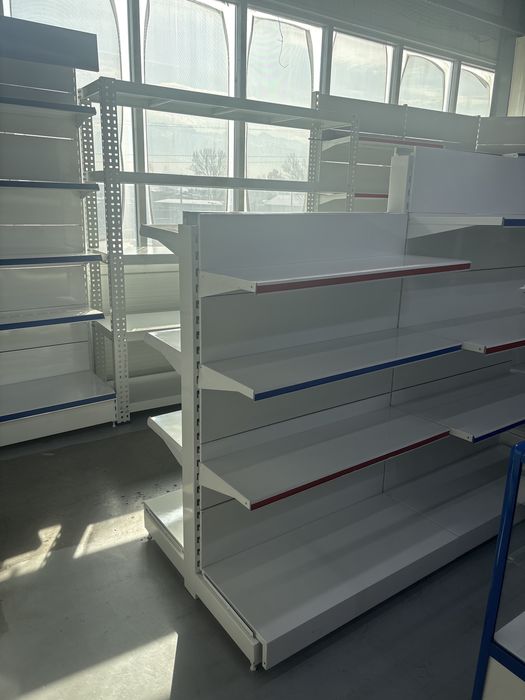 Стеллажи, витрины для магазина и склада