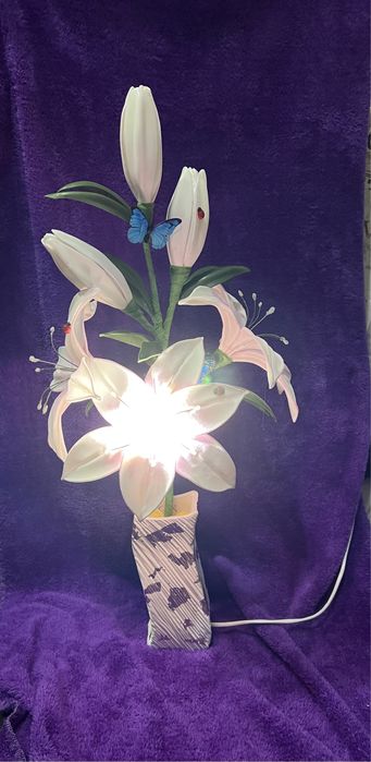 Лилия светильник