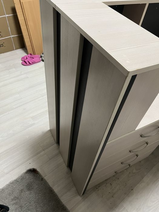 Стол на ресепшен