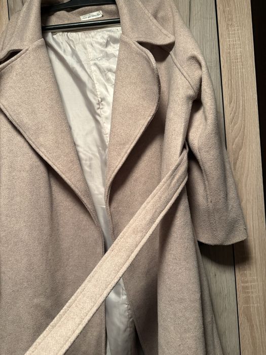 Дамско палто с коланче
