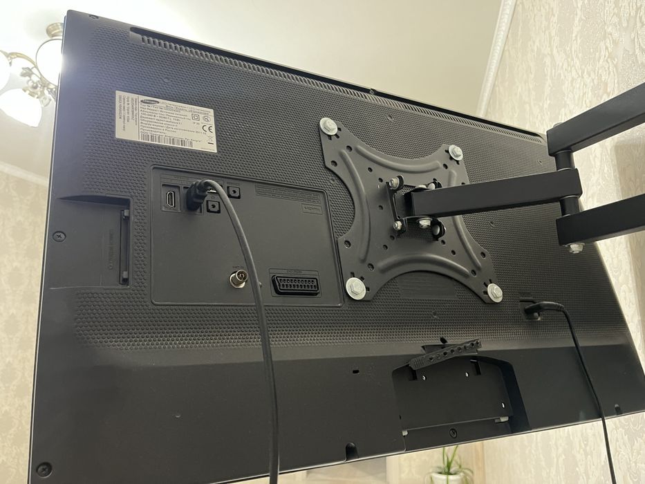 SAMSUNG Телевизор