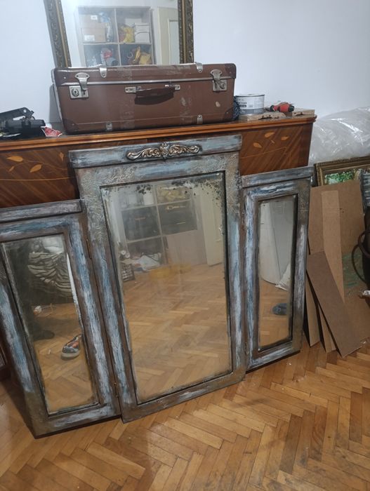 Голямо старо тройно огледало