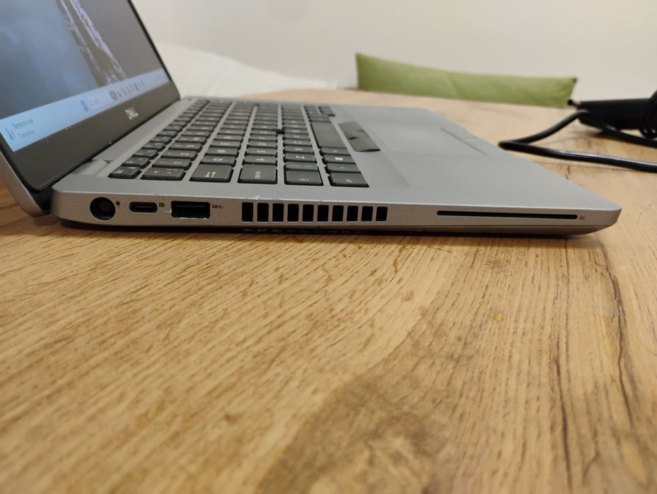 лаптоп Dell Latitude 5410 - i5-10310U, 8GB RAM, 256 NVMe SSD