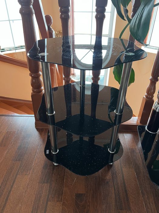 Стеклянная этажерка