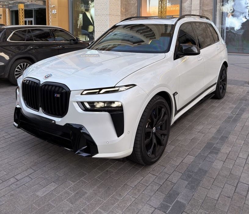 BMW X7 Xdrive 60i 2022 год