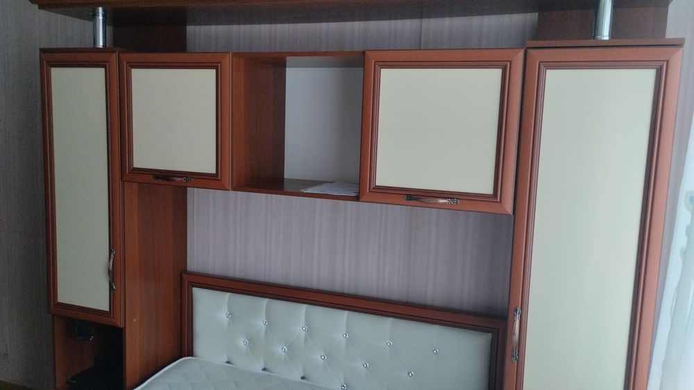 Продам спальный гарнитур