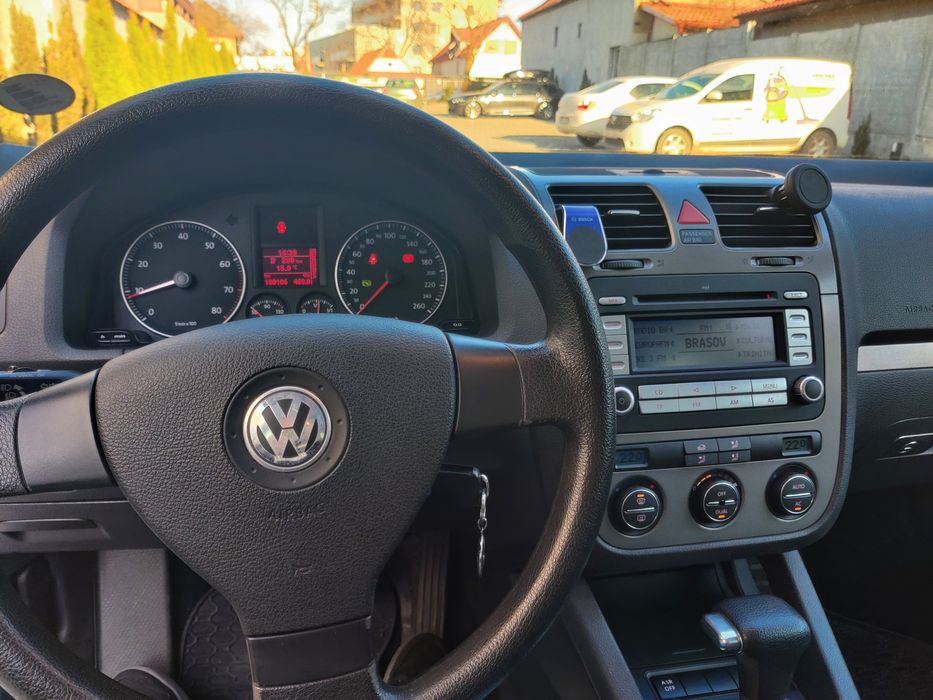 Volkswagen Golf 5 – 1.6 Benzină –180.000 km -  DSG – 2008 – Brasov