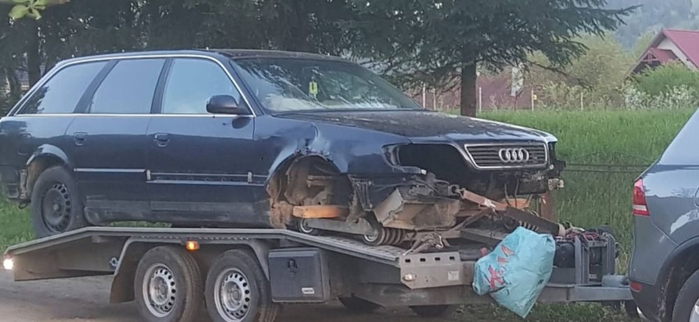 Dezmembrez vând audi a6 c4 avant ael 100 diesel caroserie