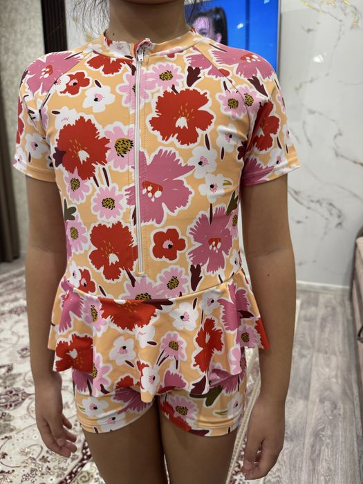 Продам купальники для девочки