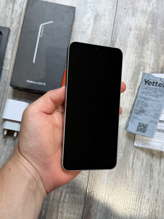 Samsung Galaxy S25 FE  GB 8 GB Ram Dual Sim Гаранционен Като Нов 99 % battery
